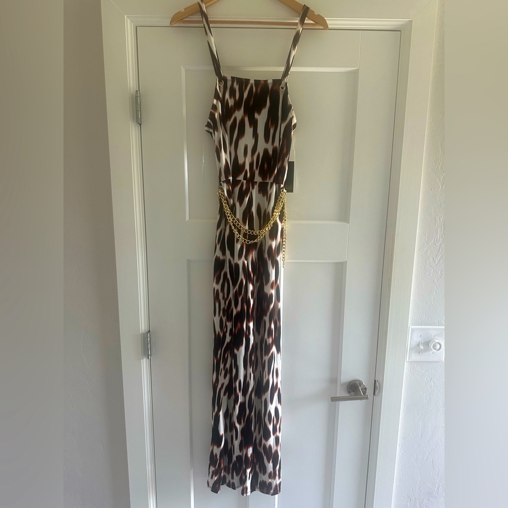 Animal Print Sleeveless Jumpsuit - Picture 7 of 11